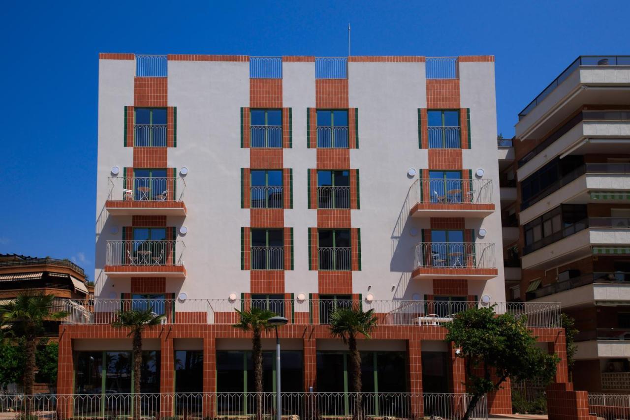 Terra Aurea Aparthotel Salou Zewnętrze zdjęcie